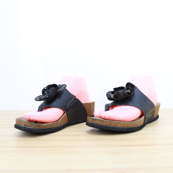 MEPHISTO Women's Violette Flower Black Leather Thong Sandals Cork Footbed 37 / 7 - Picture 2 of 9